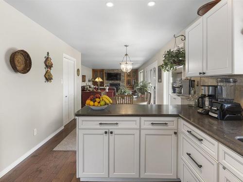 664 Memory Road, Neebing, ON - Indoor Photo Showing Kitchen