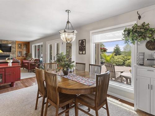 664 Memory Road, Neebing, ON - Indoor Photo Showing Dining Room