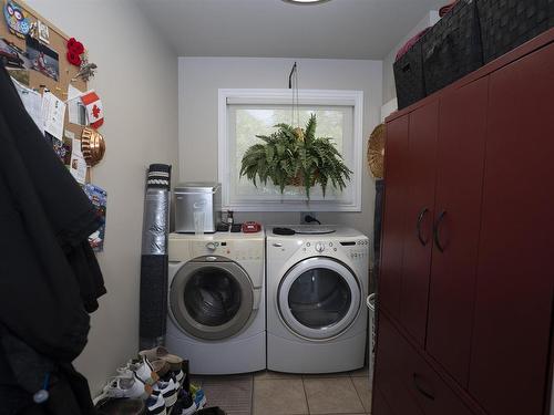 664 Memory Road, Neebing, ON - Indoor Photo Showing Laundry Room