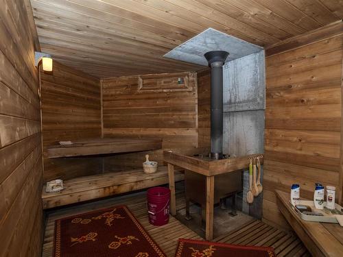 664 Memory Road, Neebing, ON - Indoor Photo Showing Other Room