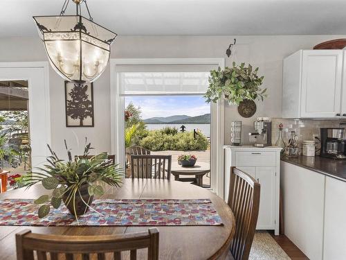 664 Memory Road, Neebing, ON - Indoor Photo Showing Dining Room