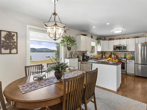 664 Memory Road, Neebing, ON - Indoor Photo Showing Other Room