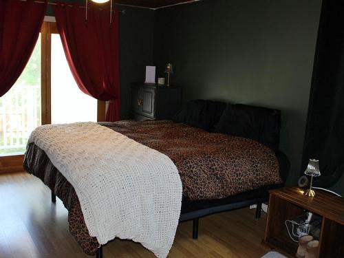 210 Fifth St, Rainy River, ON 