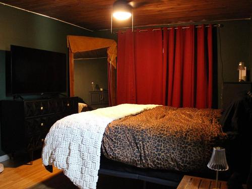 210 Fifth St, Rainy River, ON 