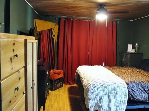 210 Fifth St, Rainy River, ON 
