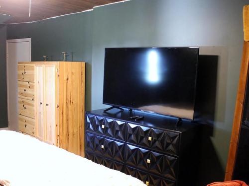 210 Fifth St, Rainy River, ON 