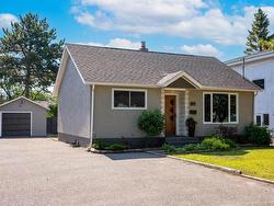 317 Rockwood Ave.  Thunder Bay, ON P7B 4K8