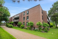 202-90 Crois. Elgin Beaconsfield, QC H9W 5Z7