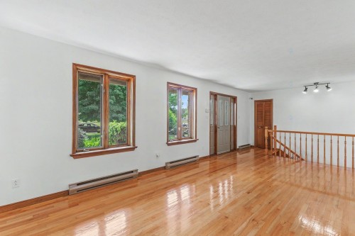Hall d'entrée/Vestibule - 134 Route 235, Ange-Gardien, QC - Indoor Photo Showing Other Room