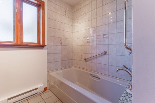 Salle de bains - 134 Route 235, Ange-Gardien, QC - Indoor Photo Showing Bathroom