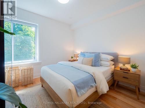 65 Hampton Avenue, Toronto, ON 