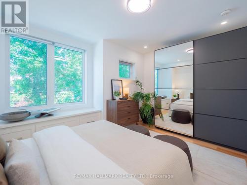 65 Hampton Avenue, Toronto, ON 