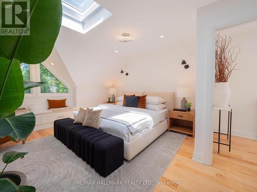 65 Hampton Avenue, Toronto, ON 