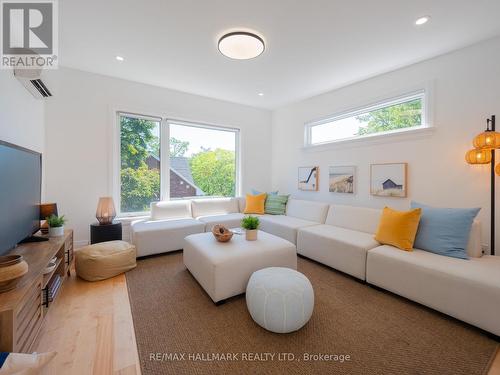 65 Hampton Avenue, Toronto, ON 