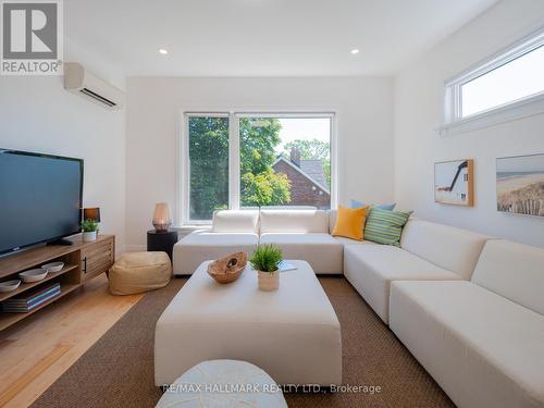 65 Hampton Avenue, Toronto, ON 