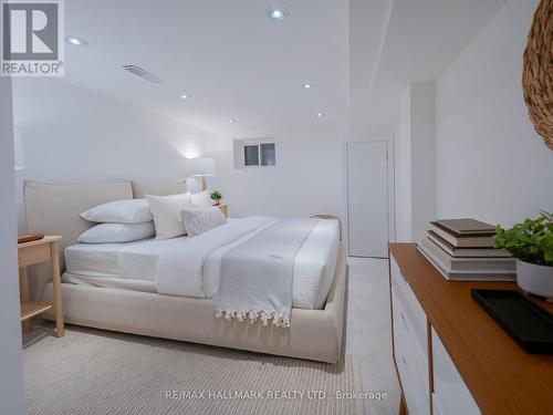 65 Hampton Avenue, Toronto, ON 