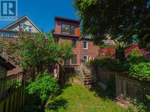 65 Hampton Avenue, Toronto, ON 