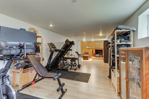 Salle familiale - 1016 Rue Bertrand, Saint-Jérôme, QC 