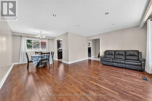 10 Gillbank Crescent S, Toronto, ON - Indoor Photo Showing Other Room