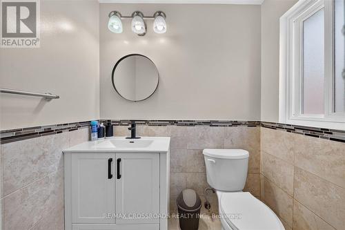 10 Gillbank Crescent S, Toronto, ON - Indoor Photo Showing Bathroom