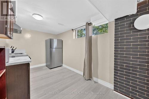 10 Gillbank Crescent S, Toronto, ON - Indoor Photo Showing Kitchen