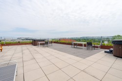 208-2335 Ch. Manella  Mont-Royal, QC H4P 0B3