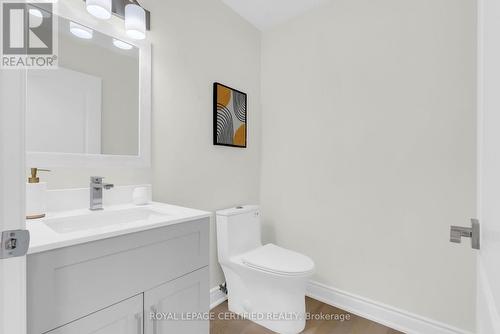 Powder Room - 1603 - 2111 Lake Shore Boulevard W, Toronto, ON 