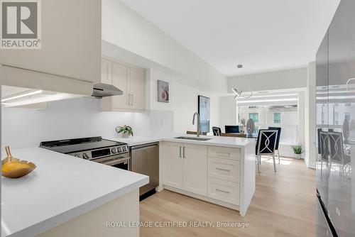 Kitchen with Cascade Island - 1603 - 2111 Lake Shore Boulevard W, Toronto, ON 