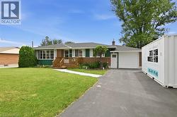 4381 JACKSON Street  Beamsville, ON L3J 0N9