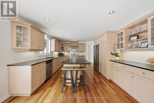 86 Ridge Road E, Grimsby, ON 