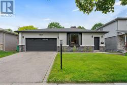 1829 BARSUDA DRIVE  Mississauga, ON L5J 1V3