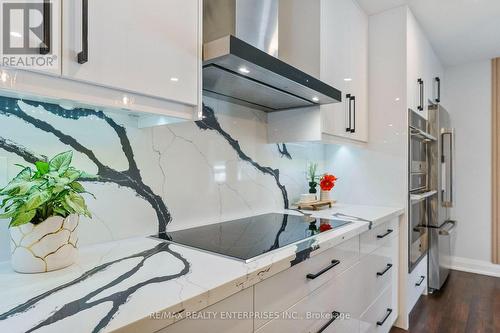 1829 Barsuda Drive, Mississauga, ON - Indoor Photo Showing Kitchen