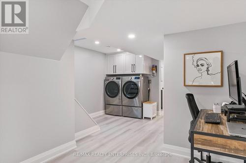 1829 Barsuda Drive, Mississauga, ON - Indoor Photo Showing Laundry Room