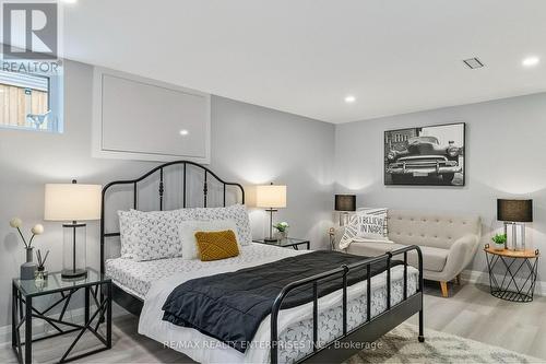1829 Barsuda Drive, Mississauga, ON - Indoor Photo Showing Bedroom