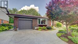 93 BRIARGATE DRIVE  Kitchener, ON N2E 2J4