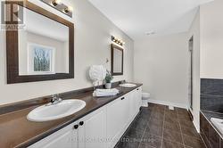 5 Piece ensuite bathroom - 