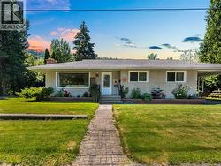 635 Jacobs Street Warfield, BC V1R 2C9