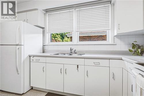 208 Glencarry Avenue, Hamilton, ON - Indoor Photo Showing Kitchen With Double Sink