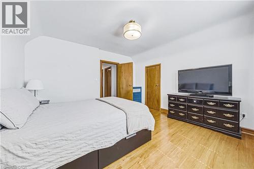 208 Glencarry Avenue, Hamilton, ON - Indoor Photo Showing Bedroom