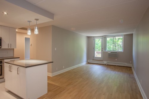 Cuisine - 702-4800 Boul. De Maisonneuve O., Westmount, QC - Indoor Photo Showing Kitchen