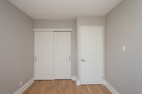 Chambre à coucher - 702-4800 Boul. De Maisonneuve O., Westmount, QC - Indoor Photo Showing Other Room