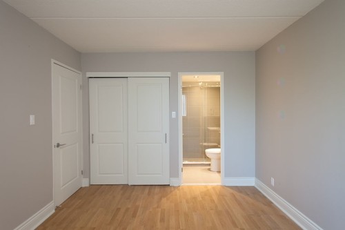 Chambre à coucher - 702-4800 Boul. De Maisonneuve O., Westmount, QC - Indoor Photo Showing Other Room
