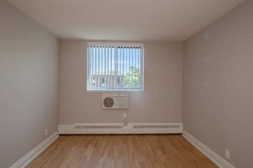 Chambre à coucher - 702-4800 Boul. De Maisonneuve O., Westmount, QC - Indoor Photo Showing Other Room