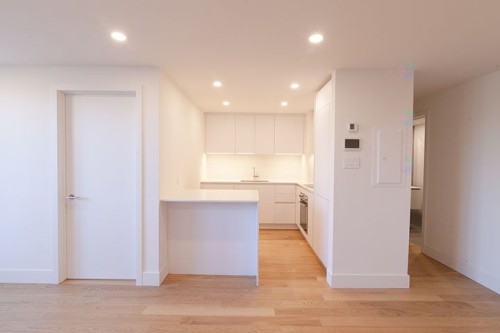 Living Room - 703-4800 Boul. De Maisonneuve O., Westmount, QC - Indoor Photo Showing Kitchen