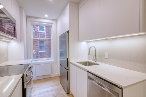 Kitchen - 304-4557 Rue Sherbrooke O., Westmount, QC - Indoor Photo Showing Kitchen With Upgraded Kitchen