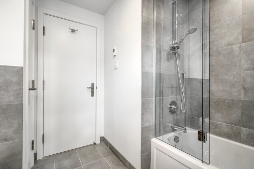 Bathroom - 33-1 Av. Rosemount, Westmount, QC 