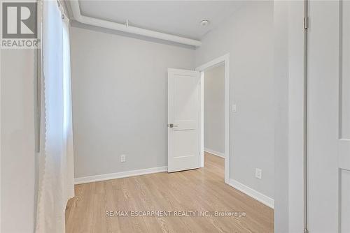 302 - 657 Barton Street E, Hamilton, ON 