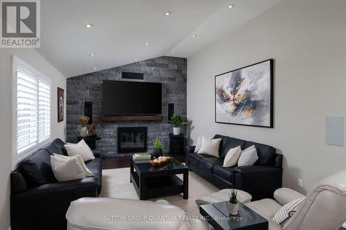 1883 Bough Beeches Boulevard, Mississauga, ON 