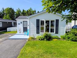 31 Curtiss Avenue  Gander, NL A1V 2N3