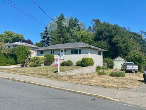 883 Lampson St, Esquimalt, BC 